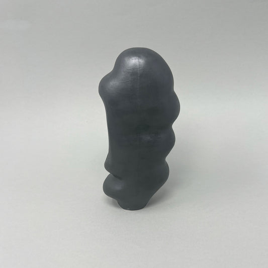 Fingō Cast Sculpture Black - Helena Lacy